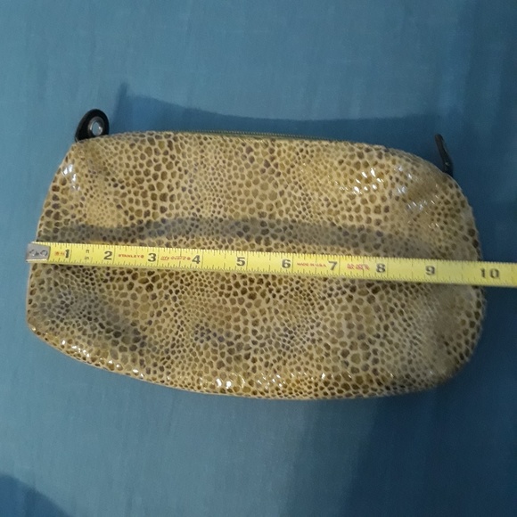 Due Fratelli Canada Crossbody Bag - Picture 5 of 8